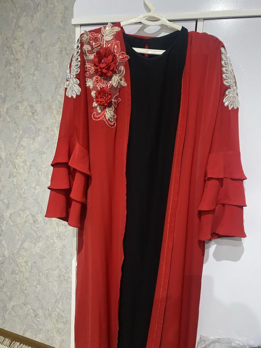 Vecherniy Abaya qizil