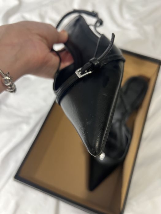 Стилни черни обувки на ток