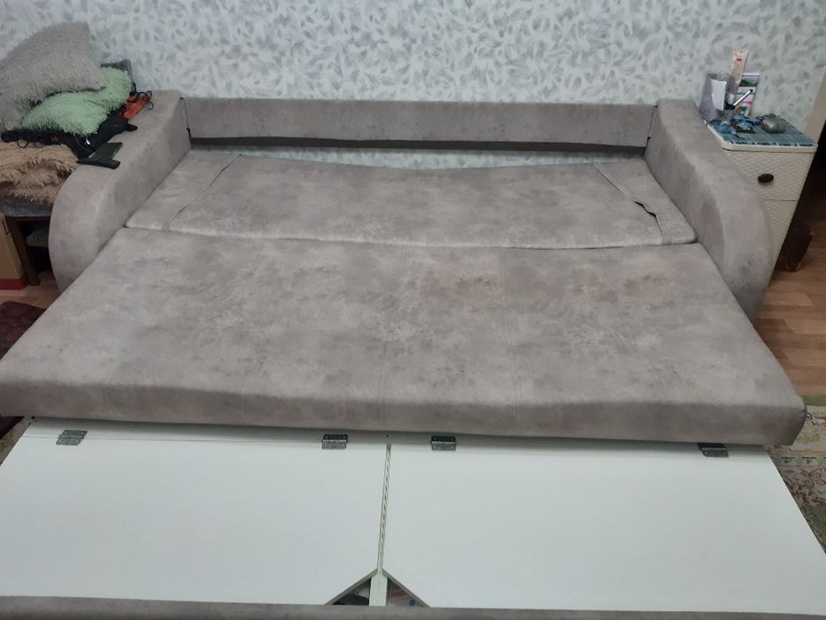 Продам диван в хорошем состоянии