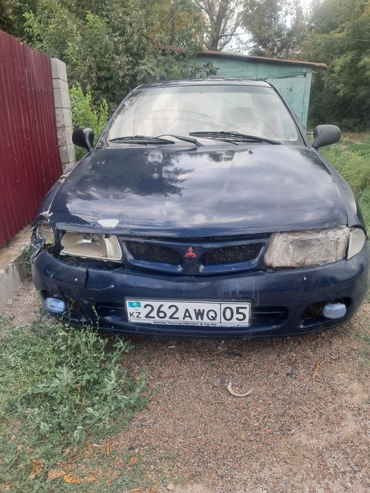 Продам машину Митсубиси Каризма