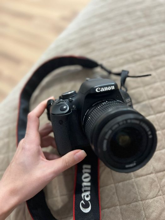 Фотокамера Canon EOS
