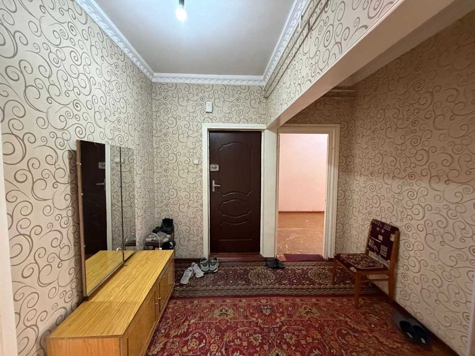 Корасаройда 4 хонали, майдони 100 м2 квартира сотилади