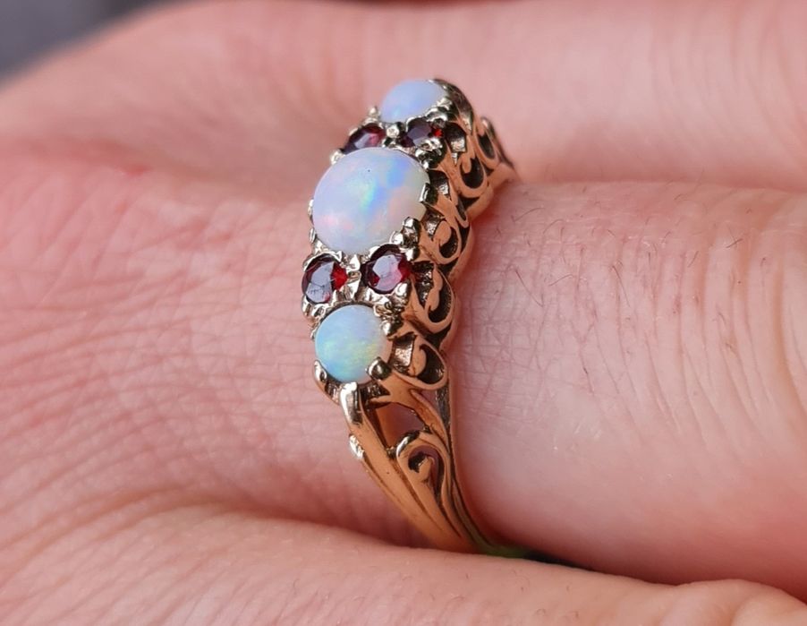 Inel vintage aur galben opale și granate naturale