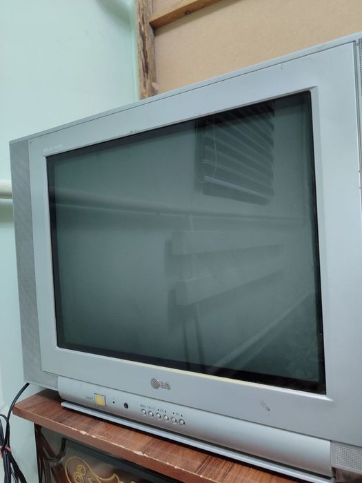 Телевизор LG хорошего состояния