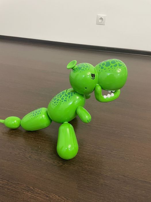 Robot electronic - jucărie interactiva - Squeakee Dino