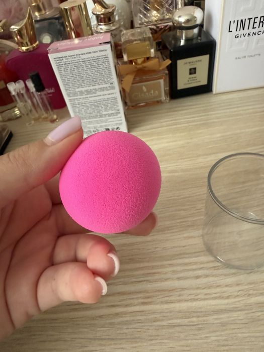 Beauty blender buretel machiaj luat din Sephora
