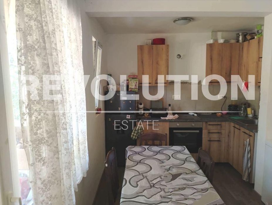 Дава се под наем Етаж от къща в Варна, Виница - 100 кв.м за 550 € - Снимка #1