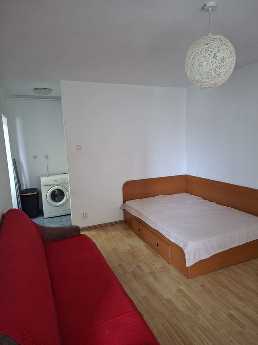 Garsoniera disponila 400 euro