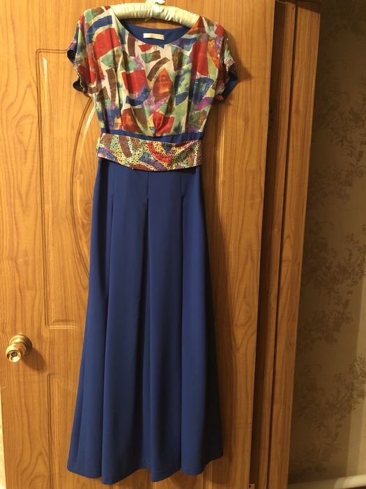 Продам длинное нарядное платье