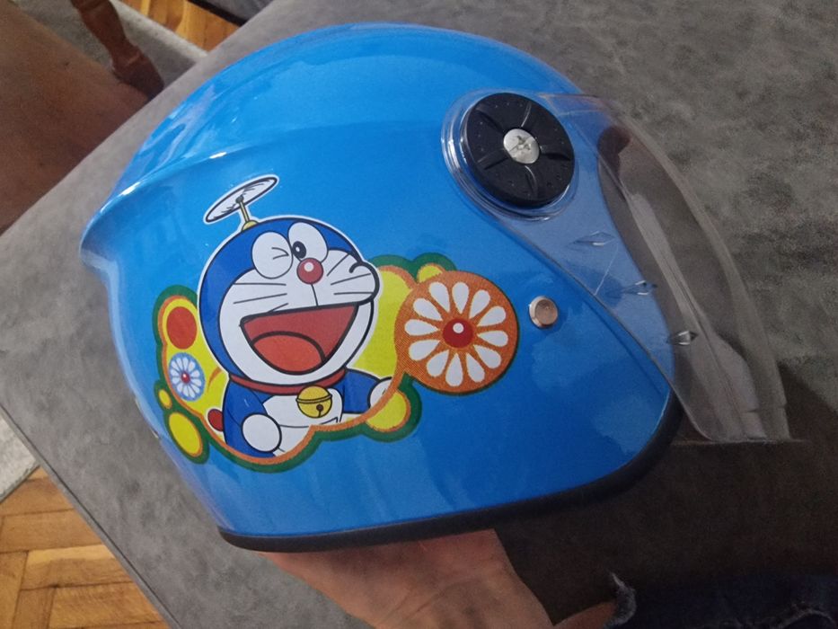 Детска каска за мотор , скутер