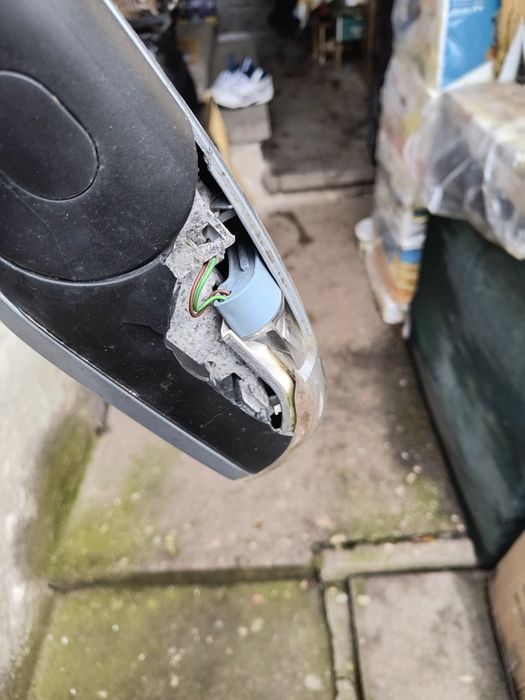 Десният фар за туаран и ляво огледало за туаран комплект фарове за шко