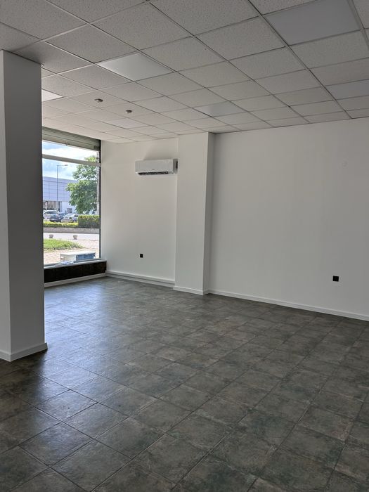 Дава се под наем Магазин в Казанлък - 60 кв.м за 612 € - Снимка #13