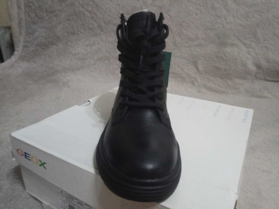 Продам зимние ботинки GEOX на девочку