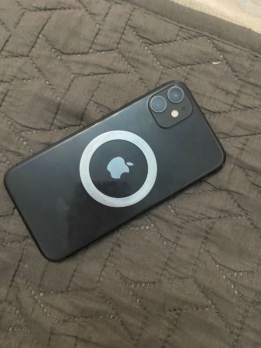 Срочно продам айфон 11