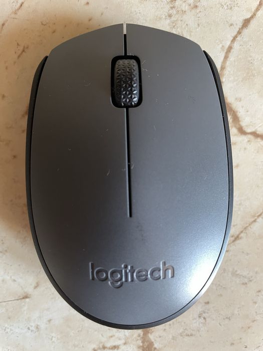Mouse wireless Asus si Logitech
