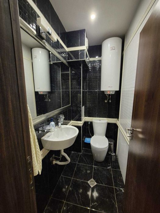 Дава се под наем Двустаен апартамент в Варна, Цветен квартал - 70 кв.м за 600 € - Снимка #9