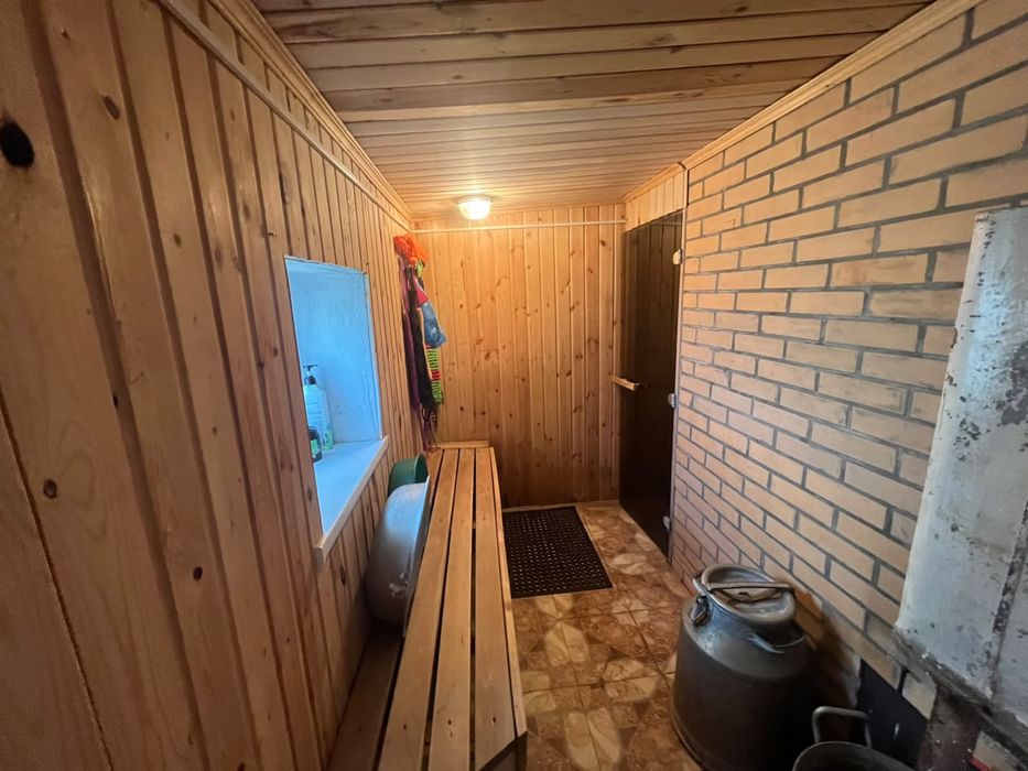 4 бөлмелі үй сатылады.