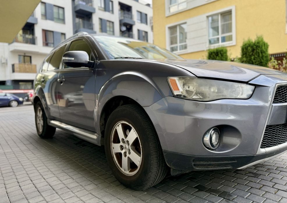 Mitsubishi outlander