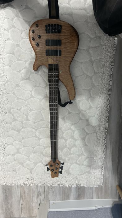 басс Sandberg Custom Singlecut 5-String.