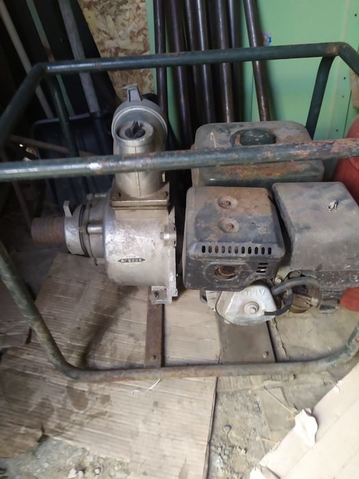 Продам мотопомпу б/у