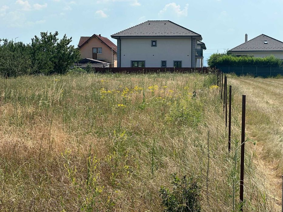 Vand teren intravilan JUCU DE MIJLOC cea mai buna zona  front 20 m