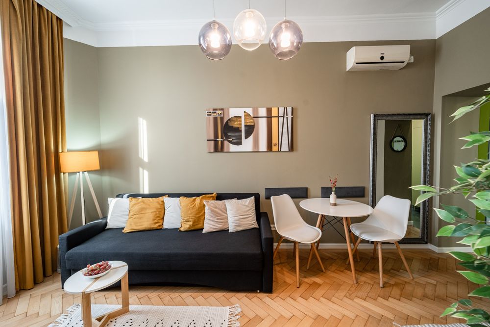 PROPRIETAR, VÂND APARTAMENT DE PRESTIGIU, ultracentral, actual  regim B&B- Piața Victoriei