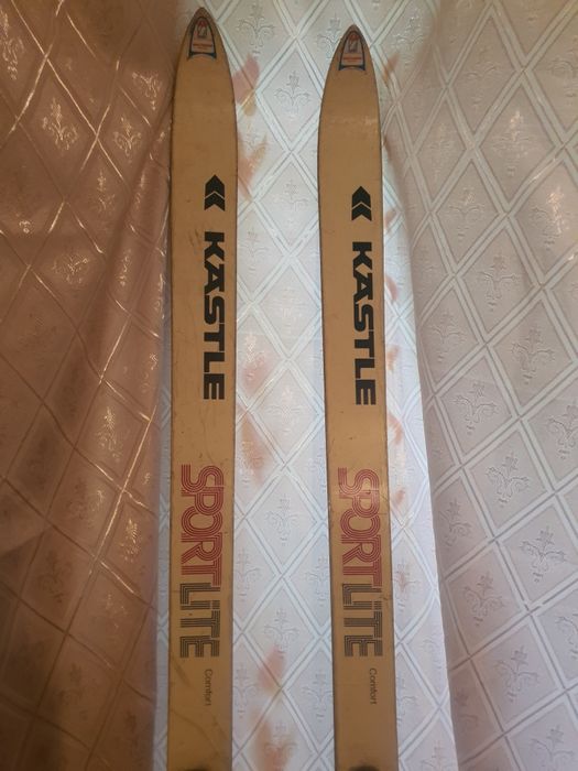 Продам лыжи б/у.