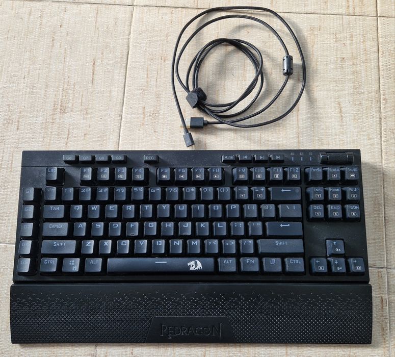 Redragon Pro K588RGB-PRO Механична клавиатура