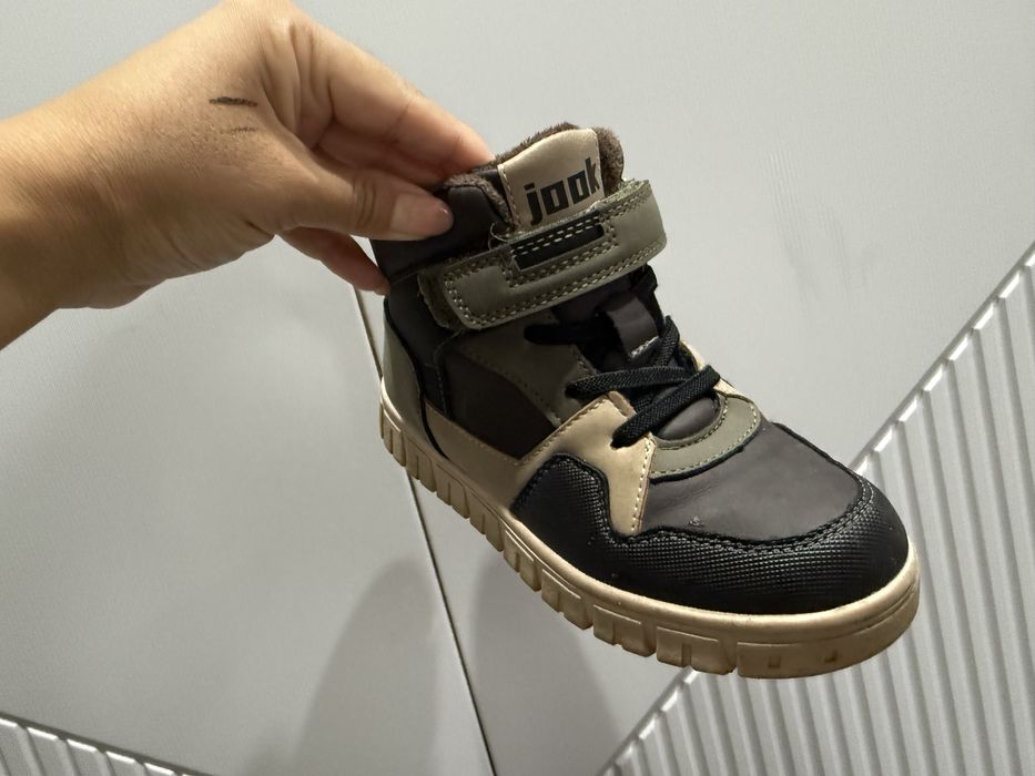 Продам детскую обувь