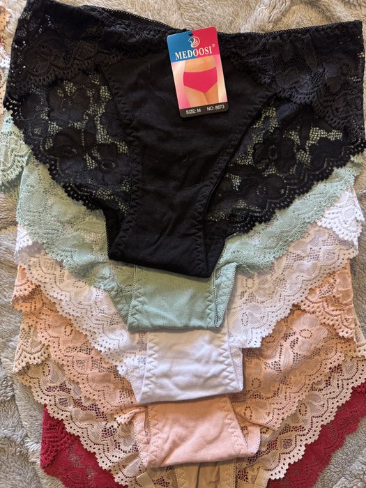 8 чифта бикини за 8€. Размери- М, Л, ХЛ