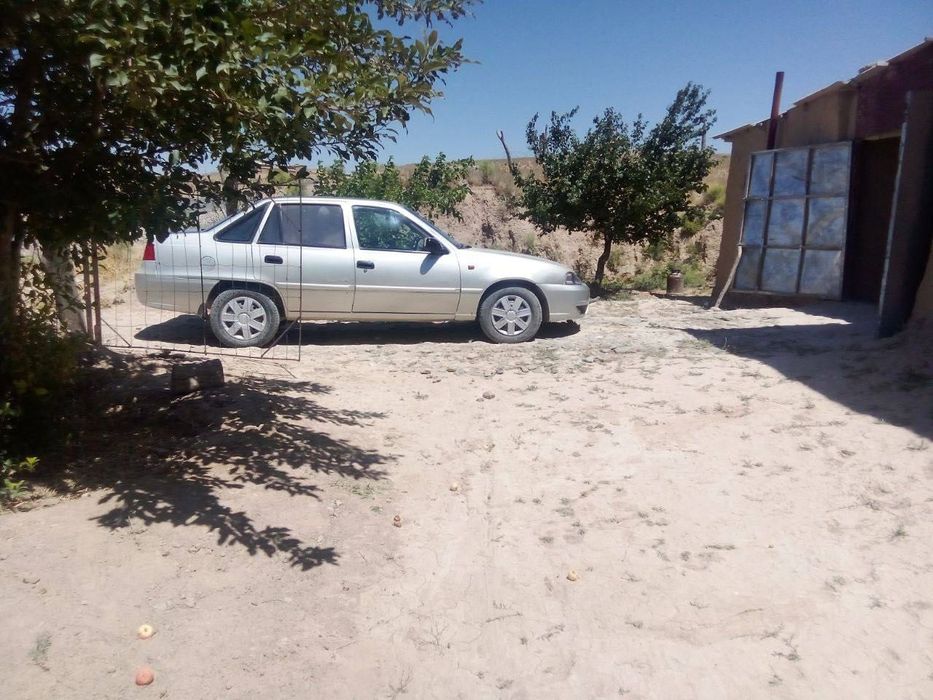 Nexia 2 yaxshi holatda