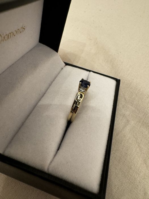 Inel logodna Aur 14 K cu Safir 0.50 ct, Diamante 0.02 ct