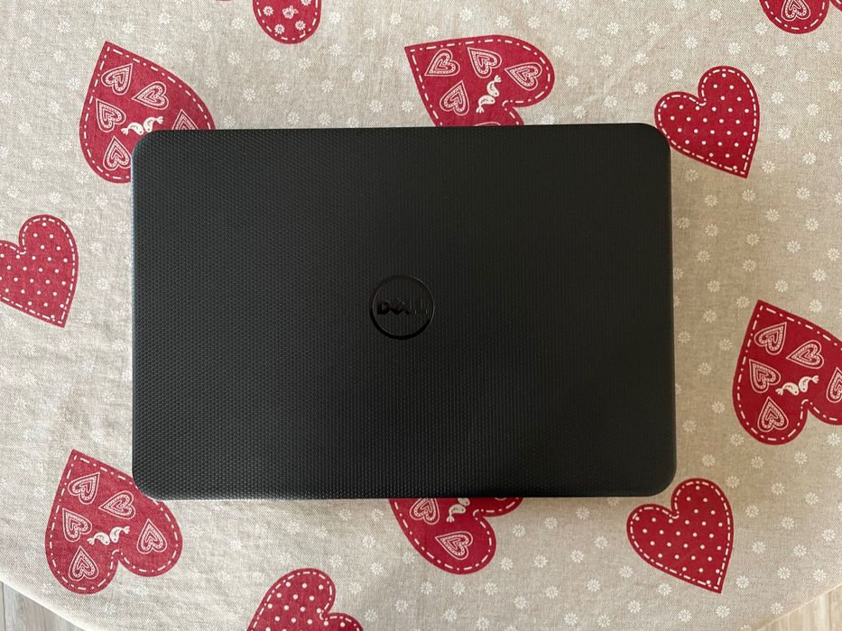 Оригинално зарядно за лаптоп DELL (адаптер + захранващ кабел) + Лаптоп