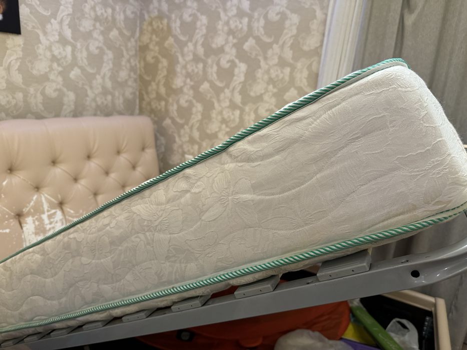 Кровать двуспальная