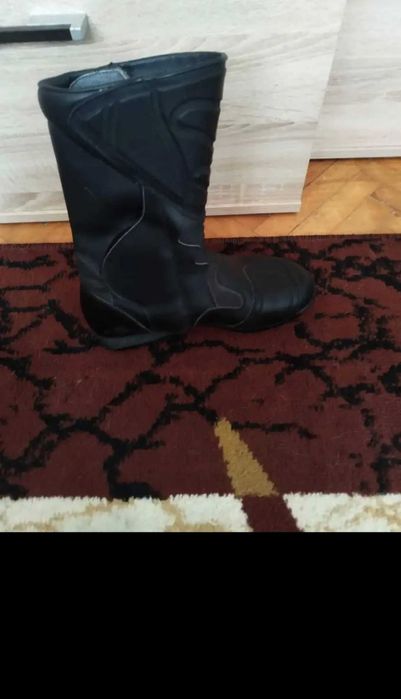 Нови мото ботуши