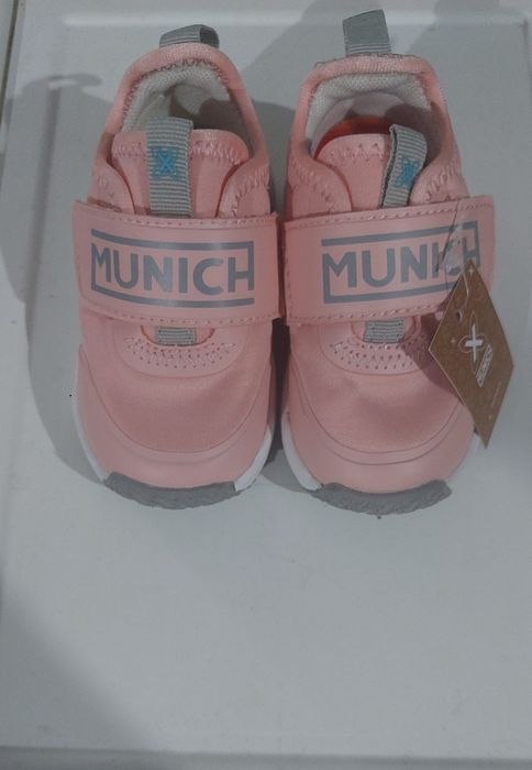 Adidadi Munich noi cu eticheta