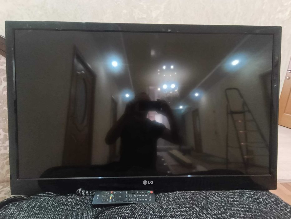 LG 42" Full HD — 42LV3400, 107 см
