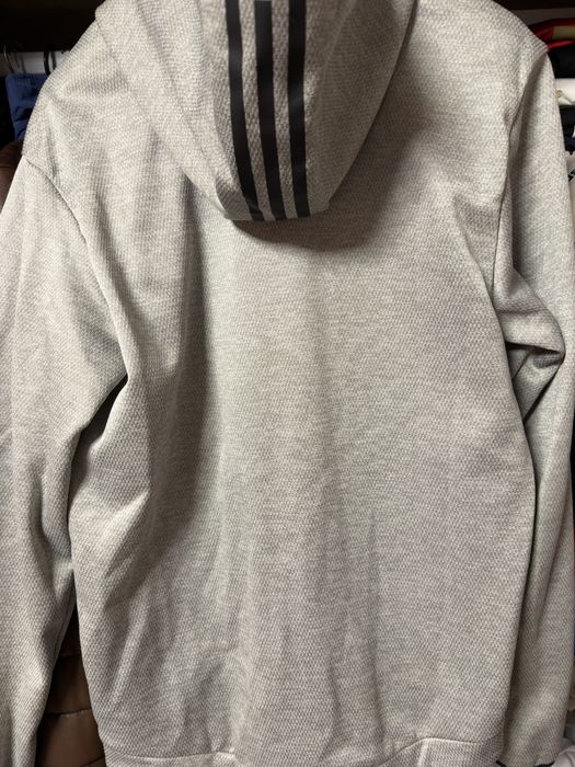 Суитчърт на Адидас