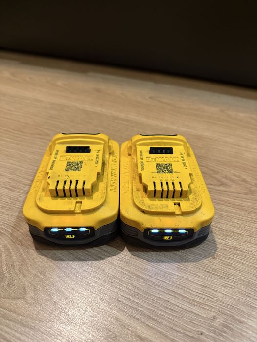 Set 2x Baterii Dewalt 18v 5Ah PowerStack