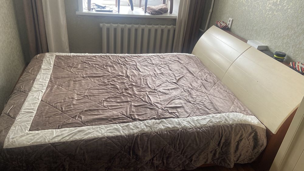 Продам кровать с матрасом