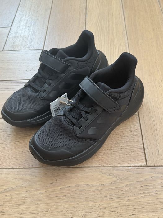 Pantofi sport / Adidași copii Adidas NOI, marimea 35