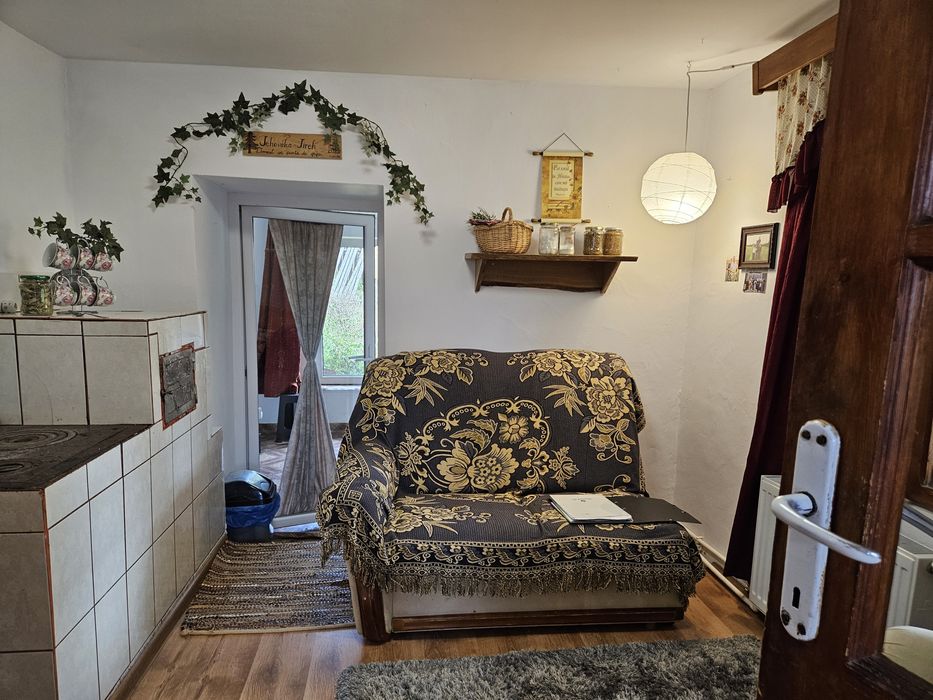 Casa la țara cu 34 ari, €25,000, sat Mircești,  com Tăcută, jud Vaslui