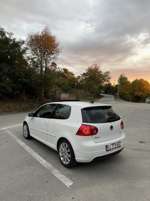 Golf 5 1.6 MPI GT R line R32
