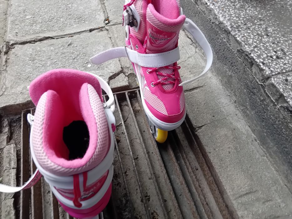 Дамски кънки с наколенки лакатници