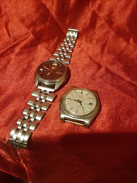 Lot 2 Seiko automatic