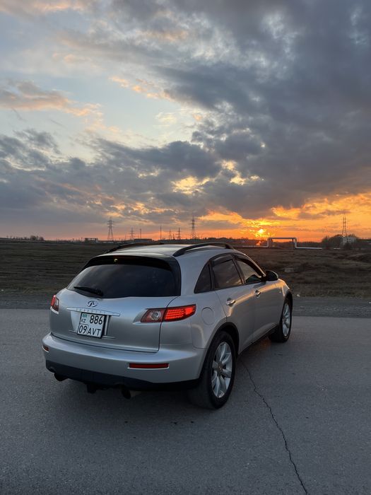 Продам машину Infiniti fx35
