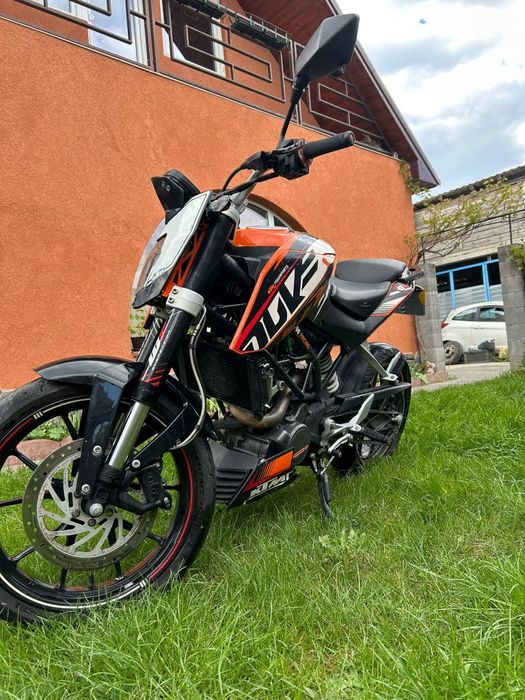 Vând KTM Duke 125