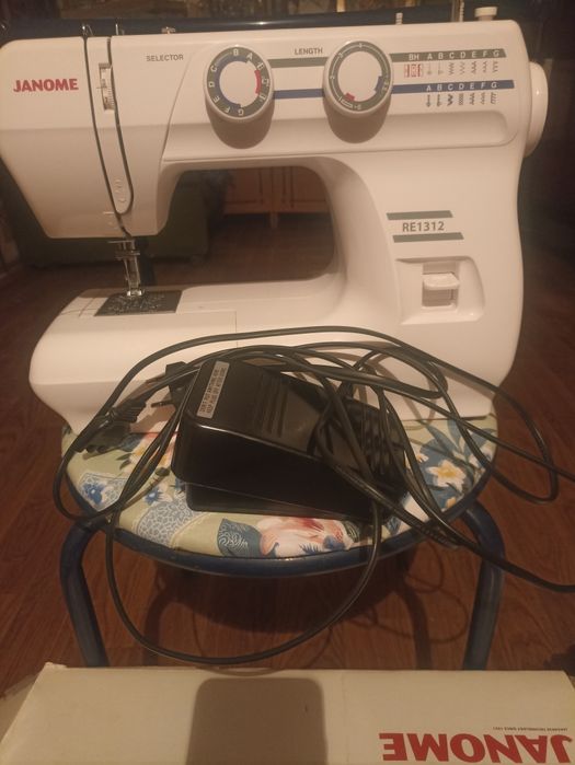 Продам швейную машину