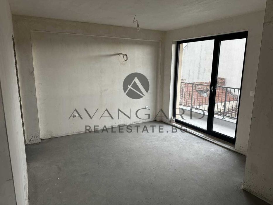 Продава се Двустаен апартамент в Пловдив, Център - 71 кв.м за 1940 €/кв.м - Снимка #1