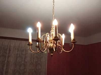 Veioză din alamă cu 8 brațe, becuri lumânare în stare bună
